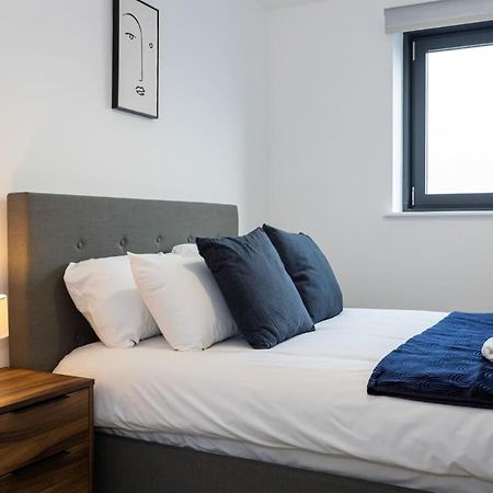 Modern 2 Bed Salford Apartment Stunning Views Manchester Eksteriør billede
