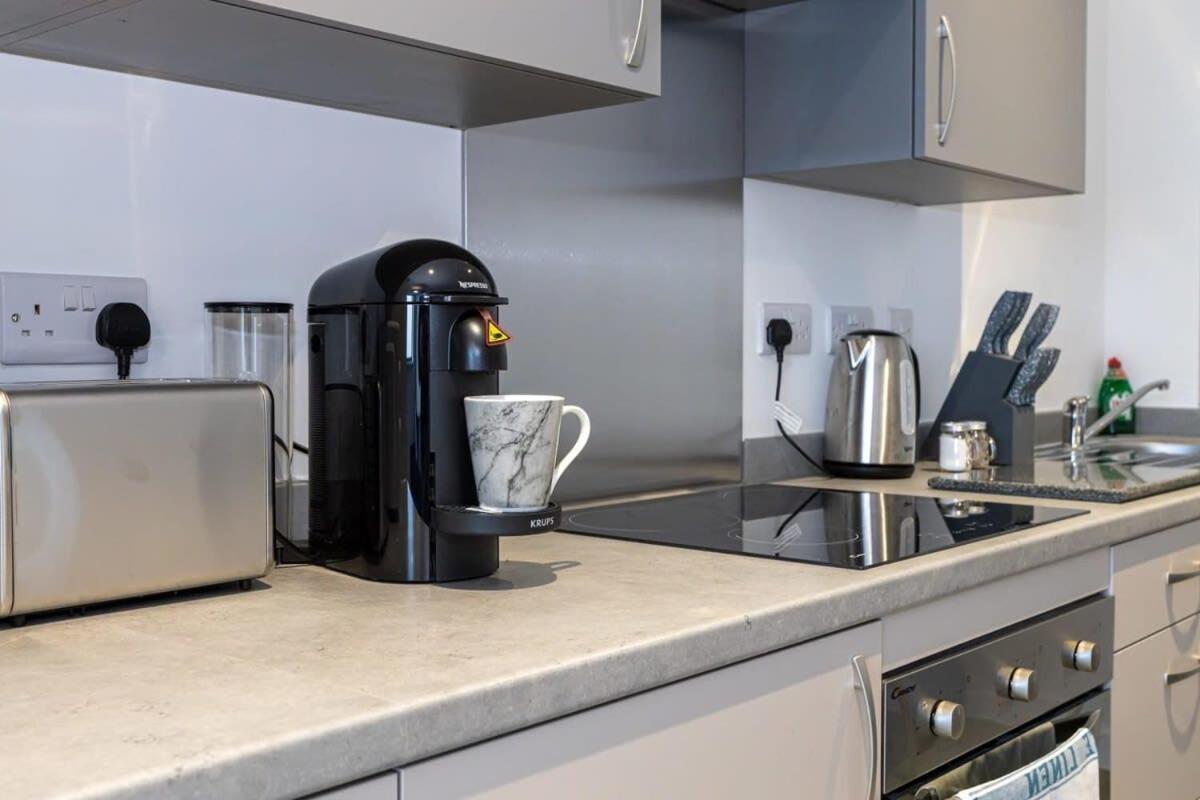 Modern 2 Bed Salford Apartment Stunning Views Manchester Eksteriør billede