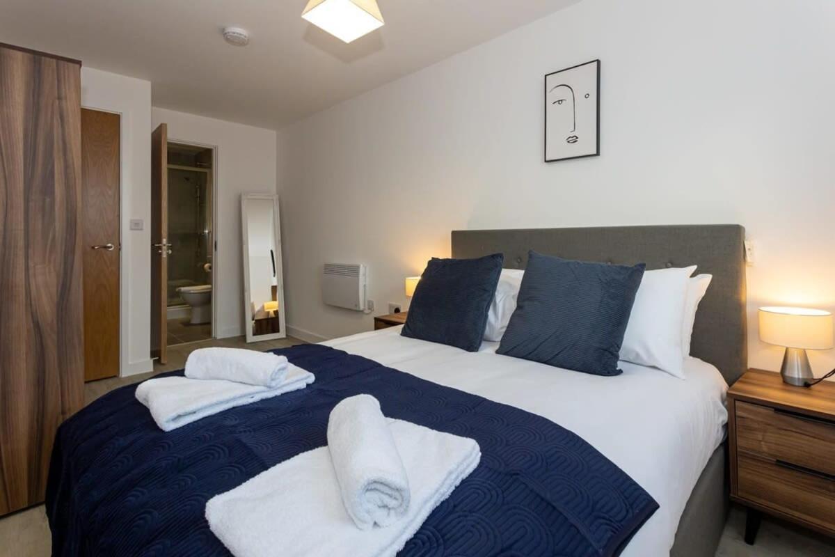 Modern 2 Bed Salford Apartment Stunning Views Manchester Eksteriør billede